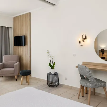 Miraluna فندق 4*