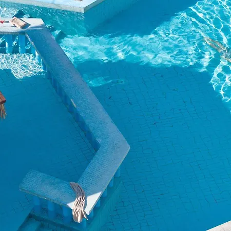 Miraluna فندق كوتاري